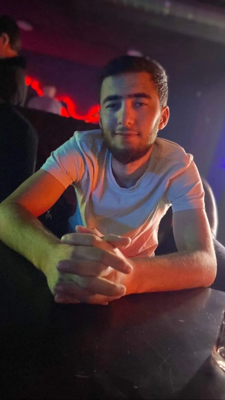  37549081  Ali, 78 ,    
