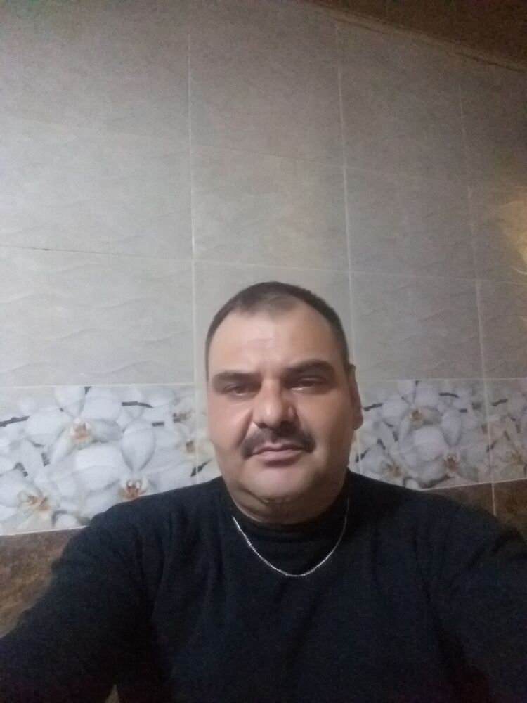  22124571  Ruslan, 48 ,    