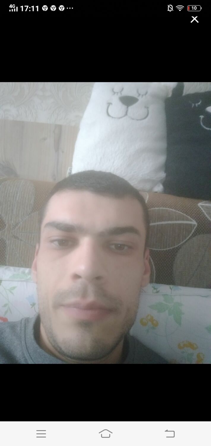  48232411  Robert, 28 ,    