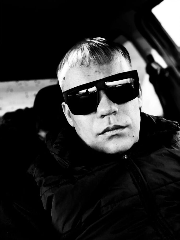  48156861  Aleksander, 29 ,    -