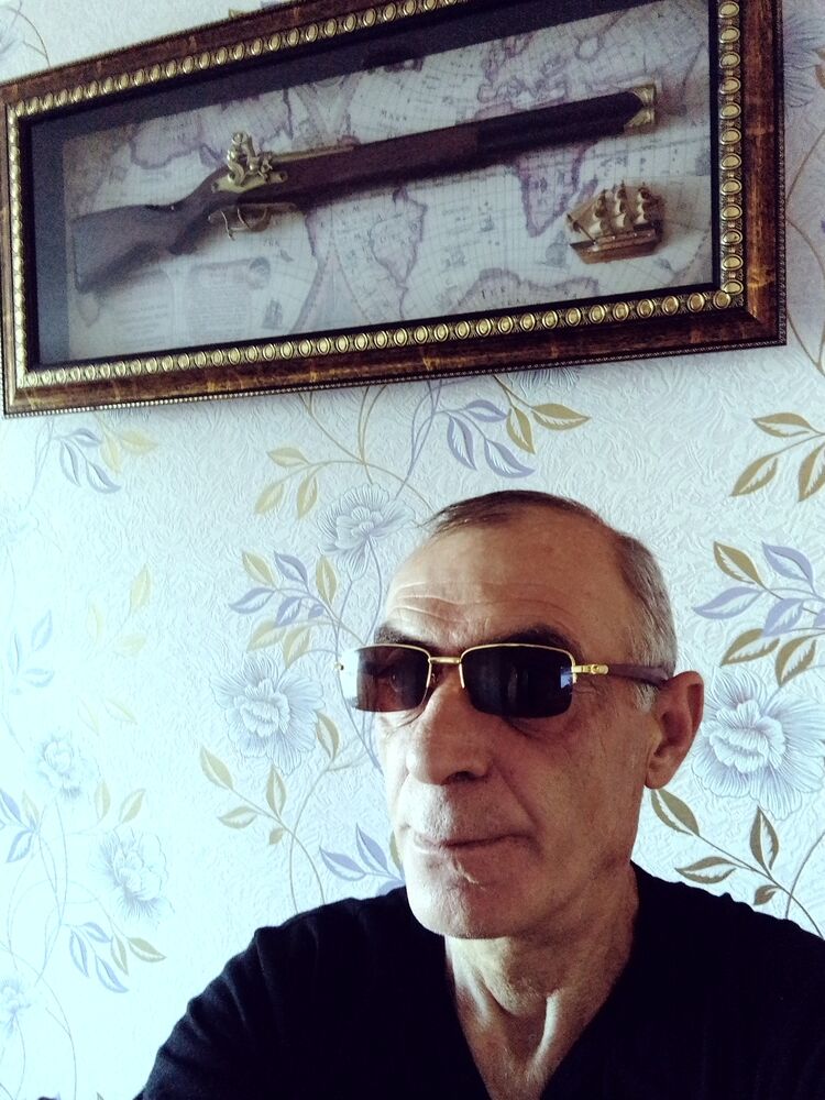  53543281  Vasili, 48 ,    