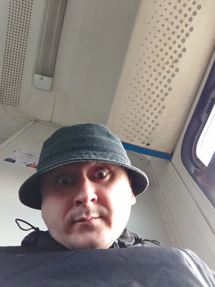  42803341  , 37 ,    