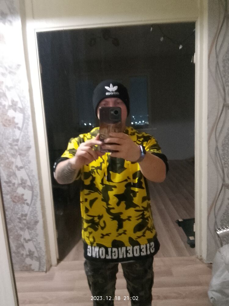  40358561  Ivan, 32 ,    