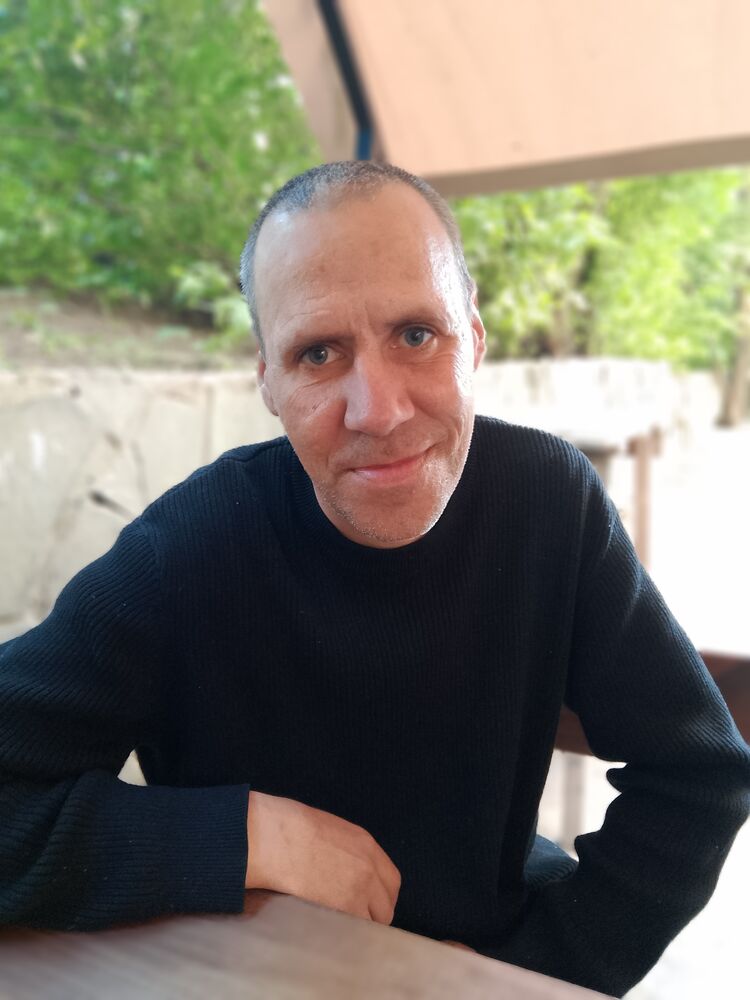  53060441  Anton, 40 ,    