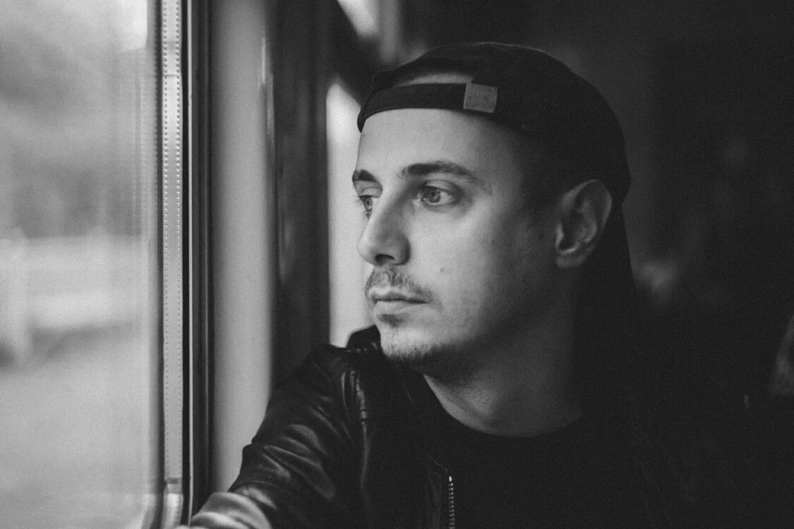  28427151  Vladimir, 31 ,    -