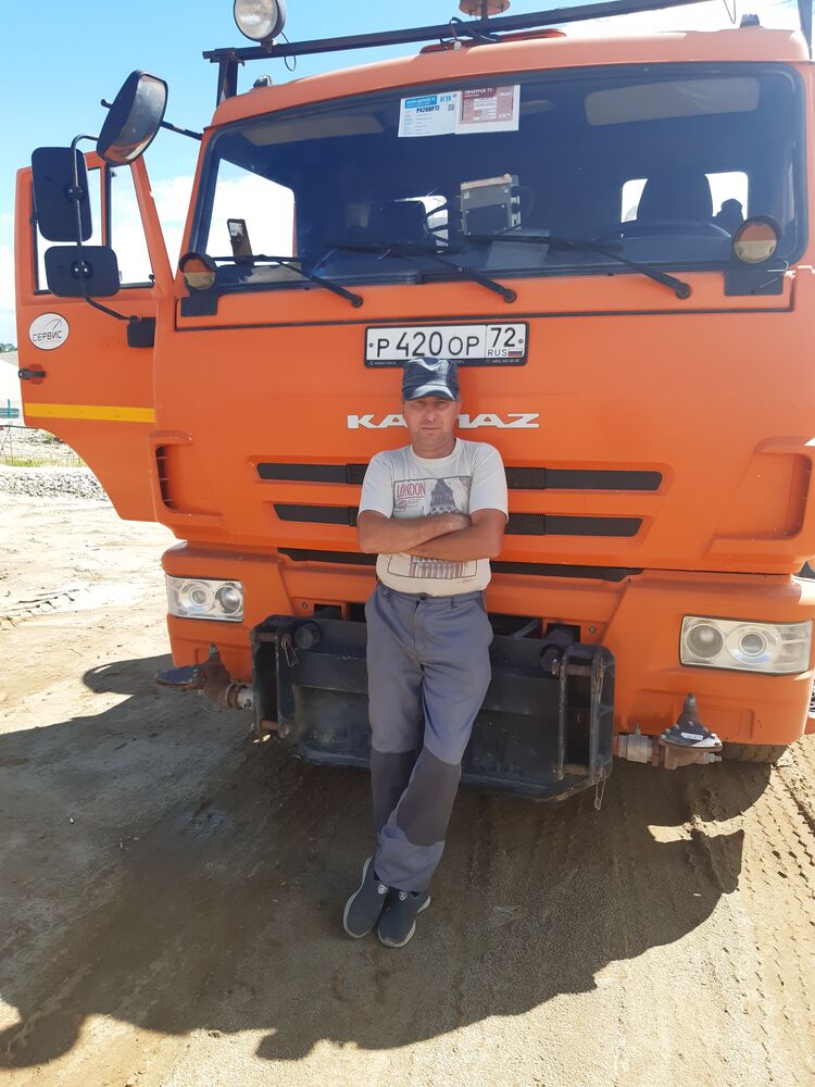  27639381  Sergey, 45 ,    