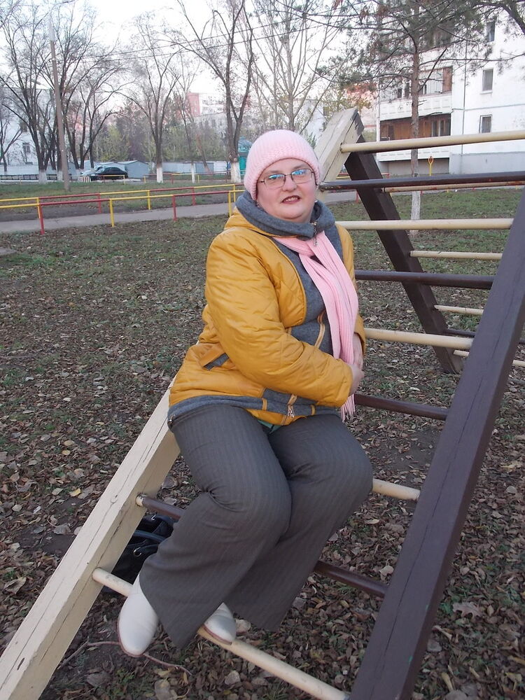  ,   Yuliya, 53 ,  