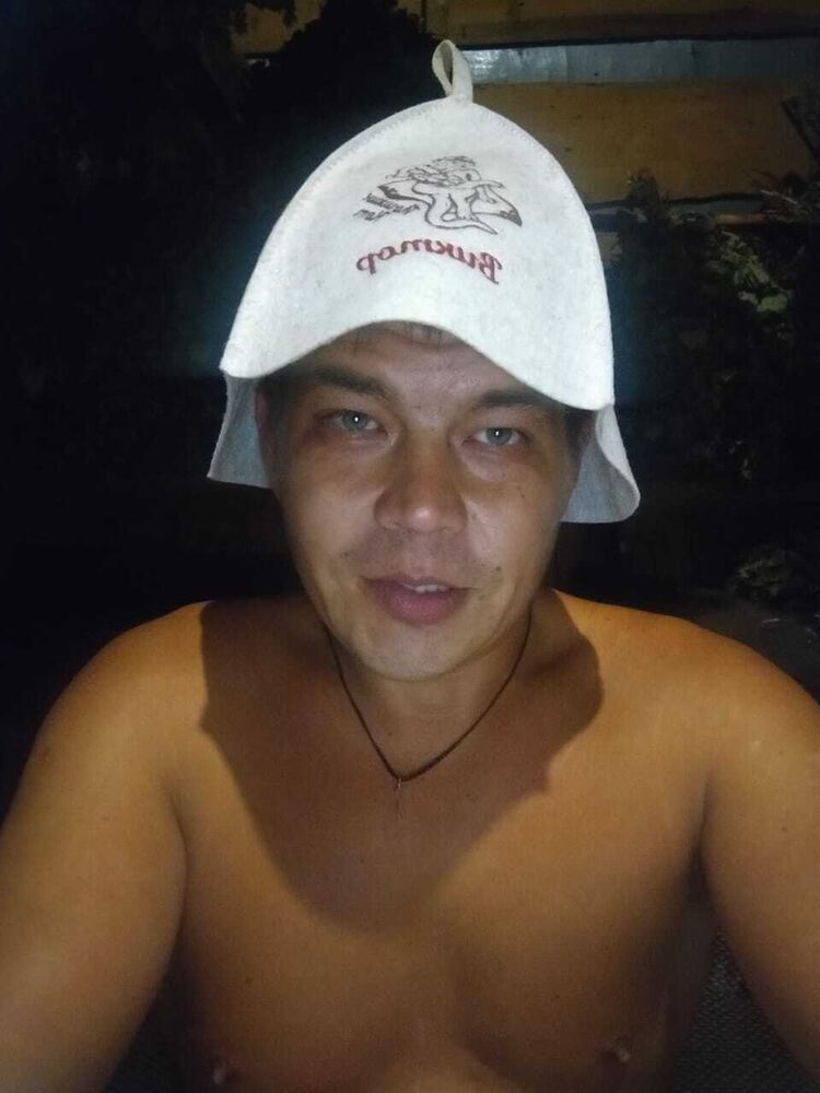  30326201  Viktor, 30 ,    
