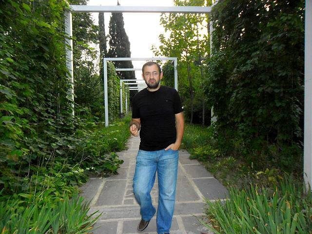  ,   Buba, 47 ,  