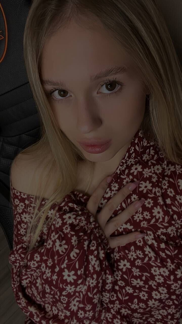  42126261  Alina, 23 ,    