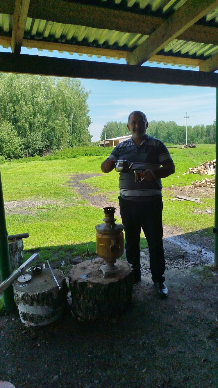  47019211  Elnur, 49 ,    