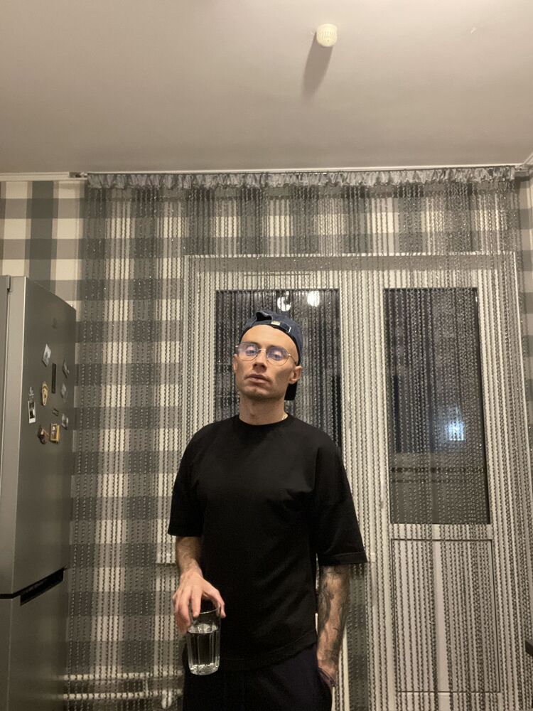  42031831  , 33 ,    