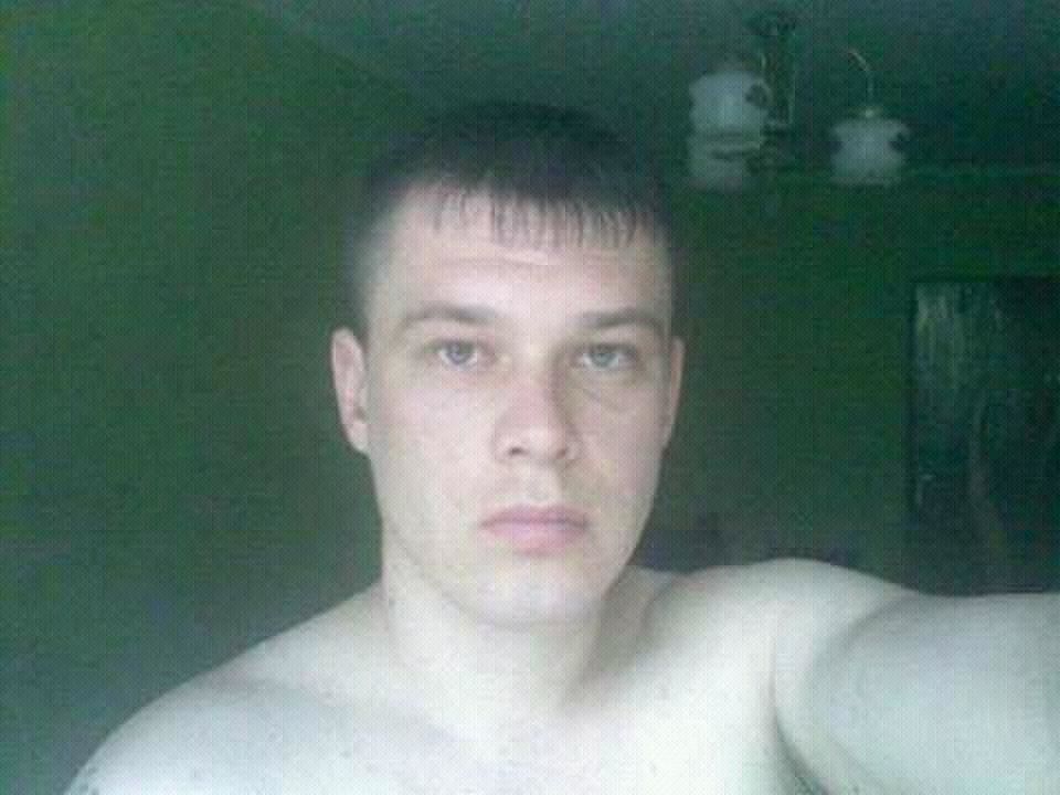  ,   Maxim, 37 ,  