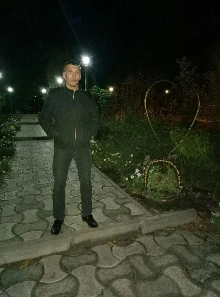  39631441  Pavel, 34 ,    
