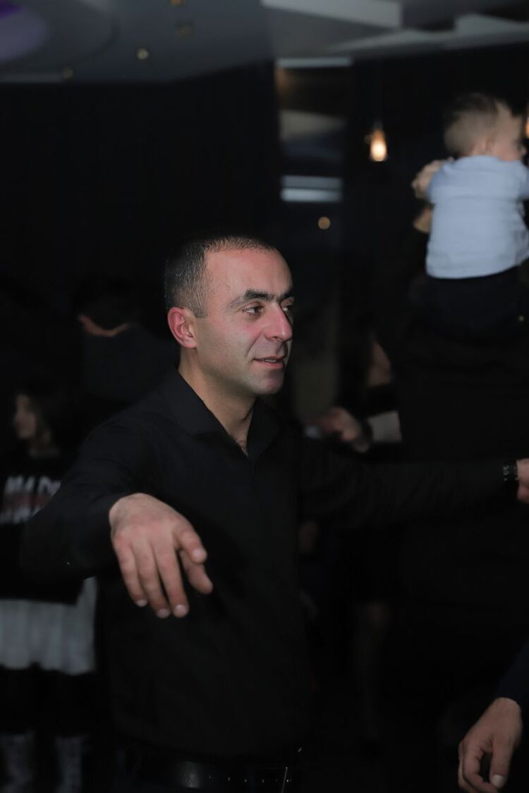  -,   DAVIT, 37 ,   ,   