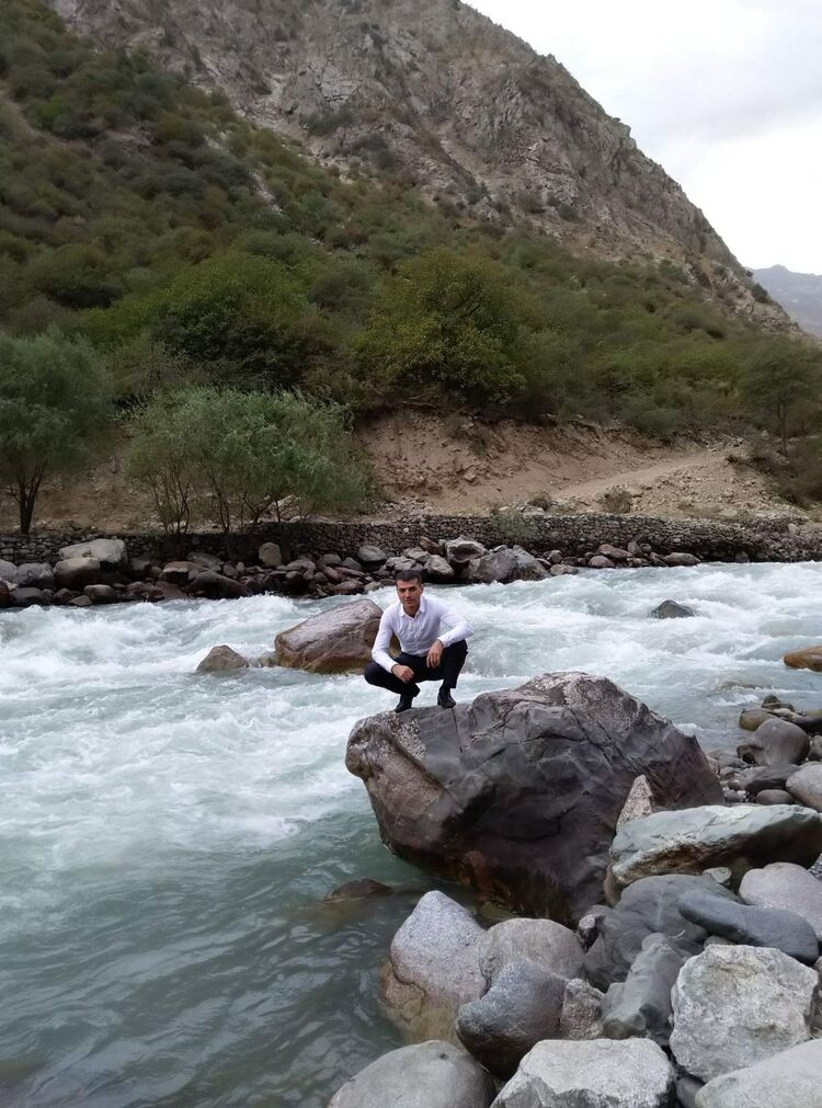  40567411  Bakhtiyor, 44 ,    