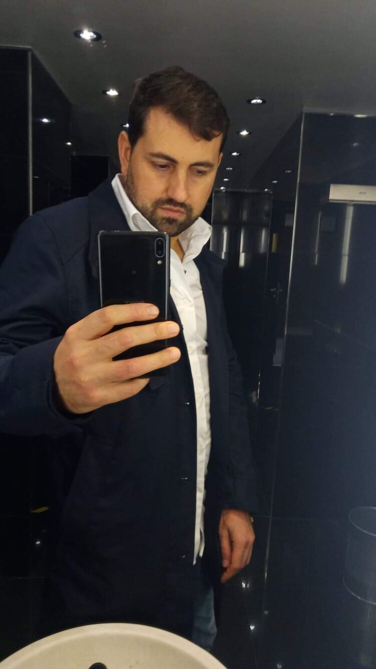  54260321  , 35 ,    Gstaad