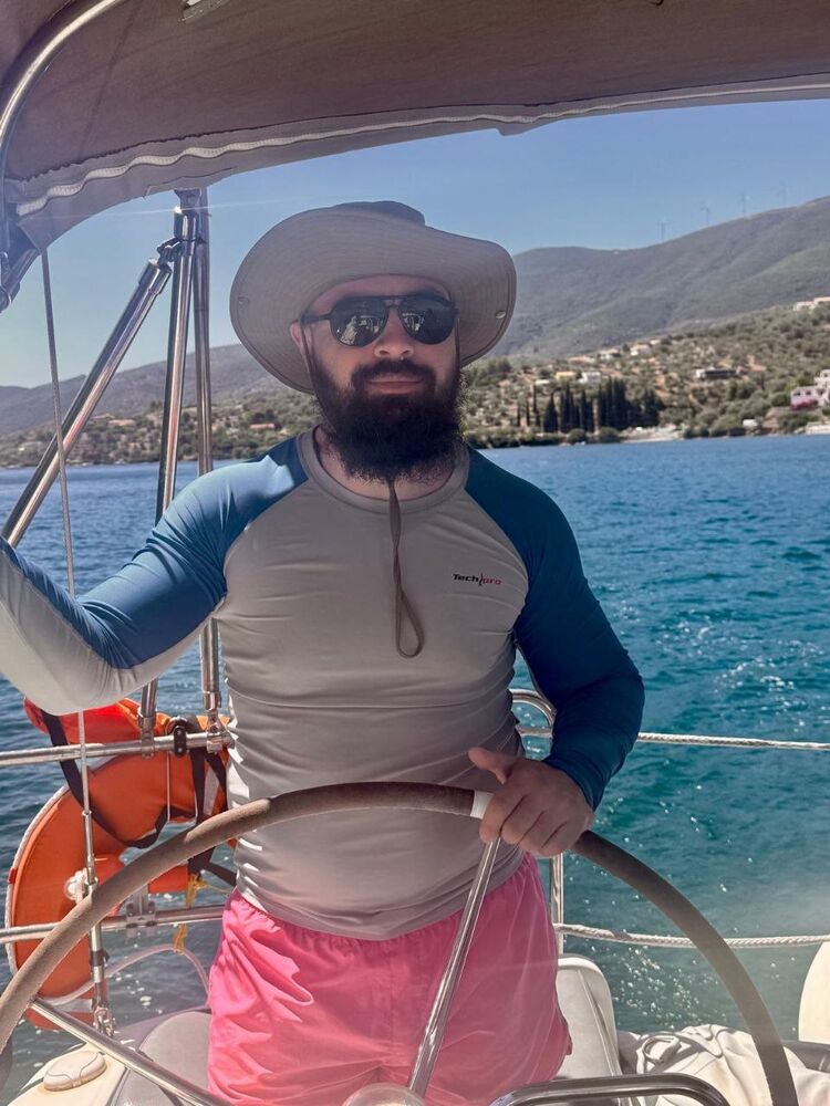  ,   AvidFlorist, 34 ,   ,   , c 