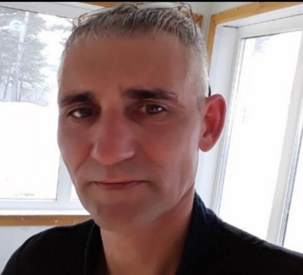  ,   Aleks, 49 ,   ,   , c 