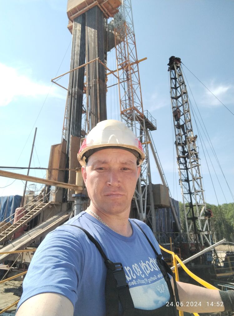 46876811  , 41 ,    