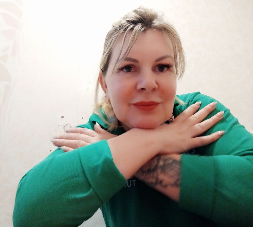  42689871  Oksana, 44 ,    