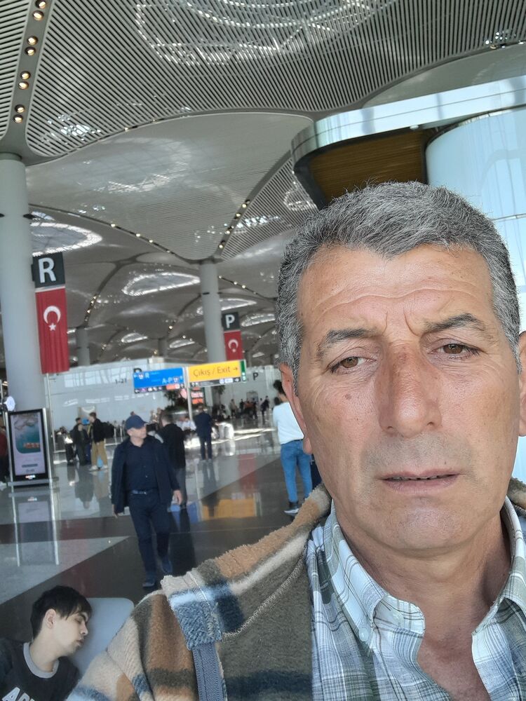  48714991  Kazim, 51 ,    