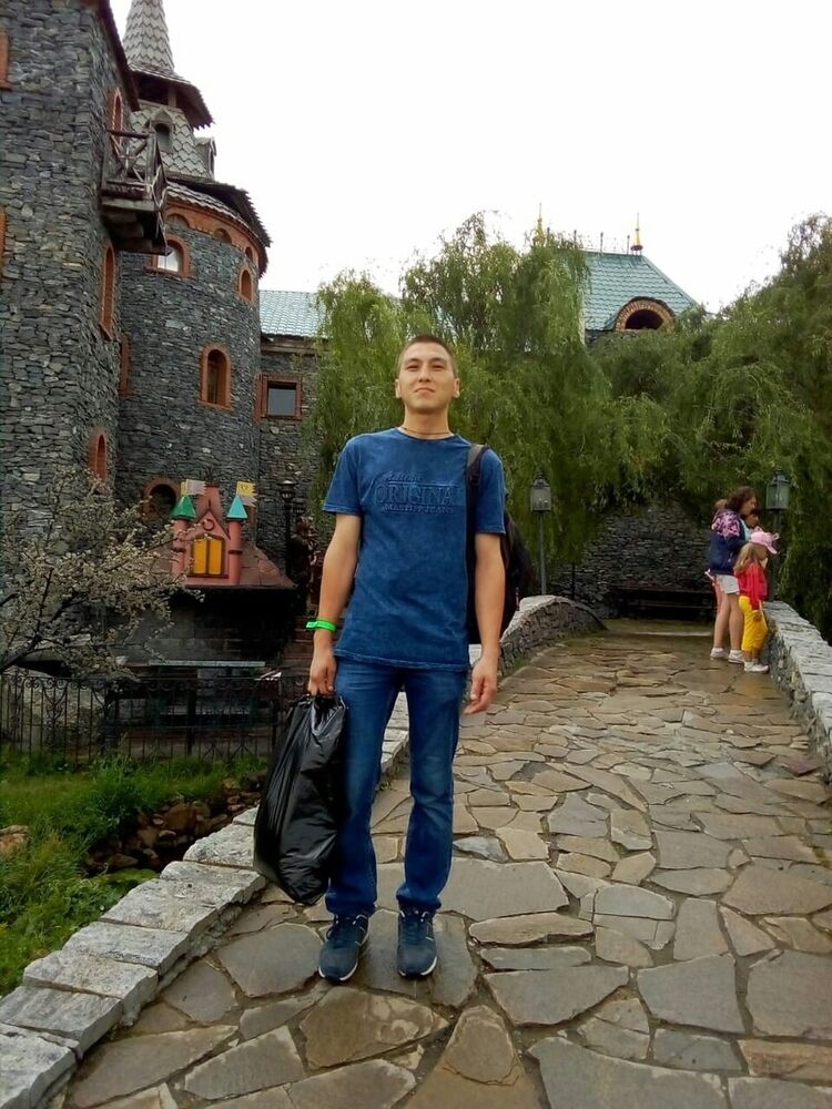  ,   Artur, 29 ,  