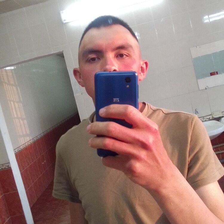  20248001  Ilnur, 25 ,    