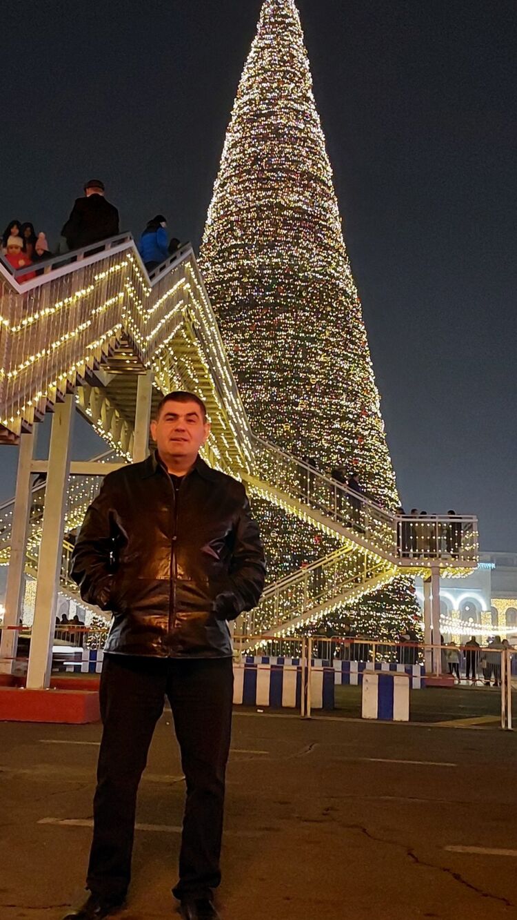  35437111  Arsen, 46 ,    