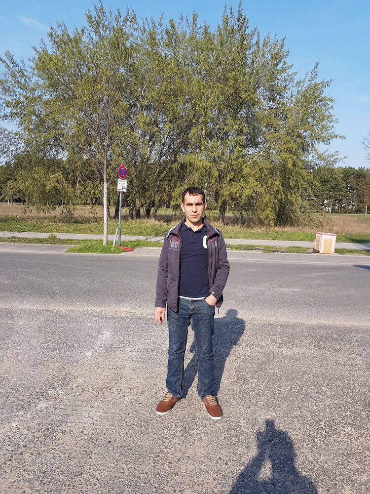  ,   Ali, 44 ,   ,   , c 