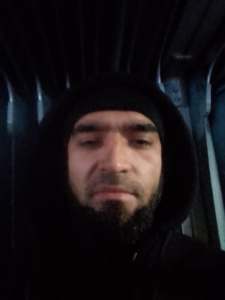  32891321  Alixan, 34 ,    