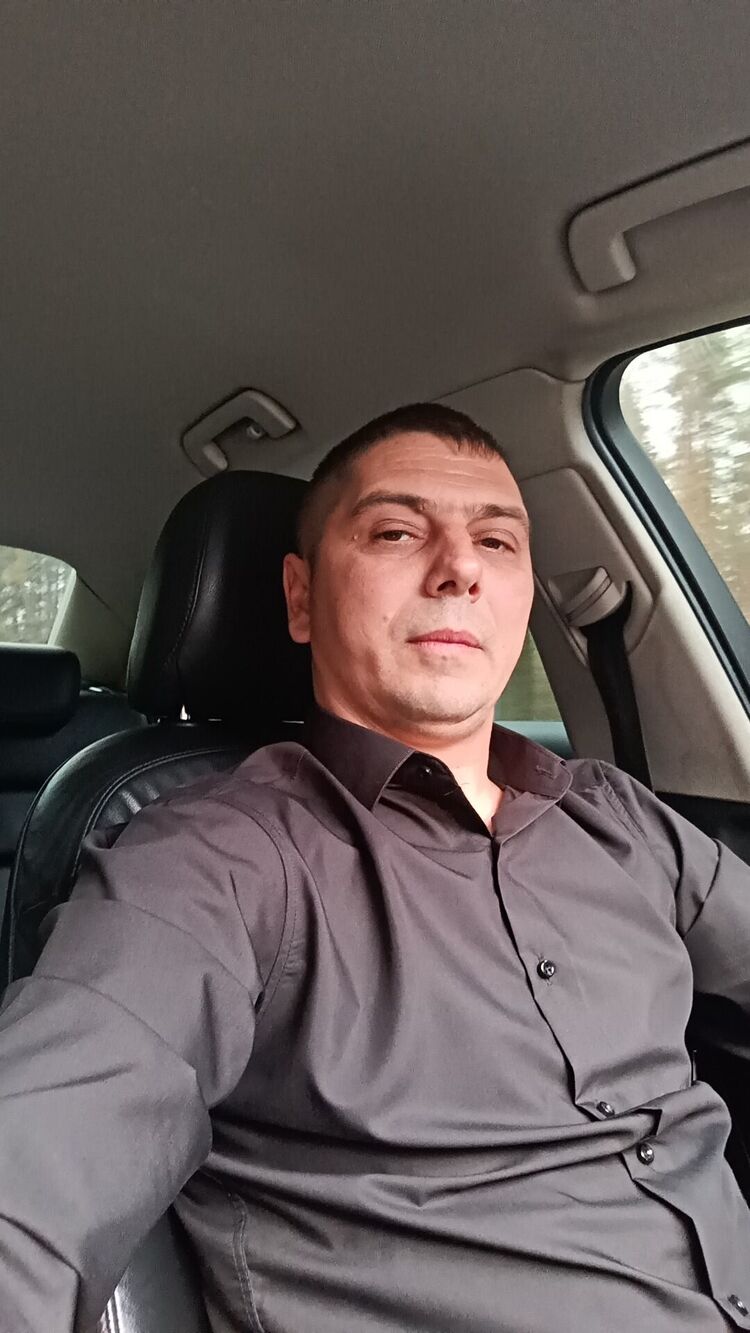  54410481  Anton, 37 ,    