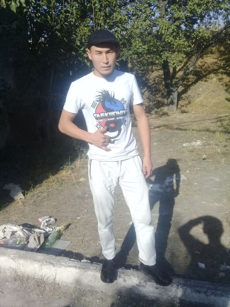  21104511  Akbar, 30 ,    