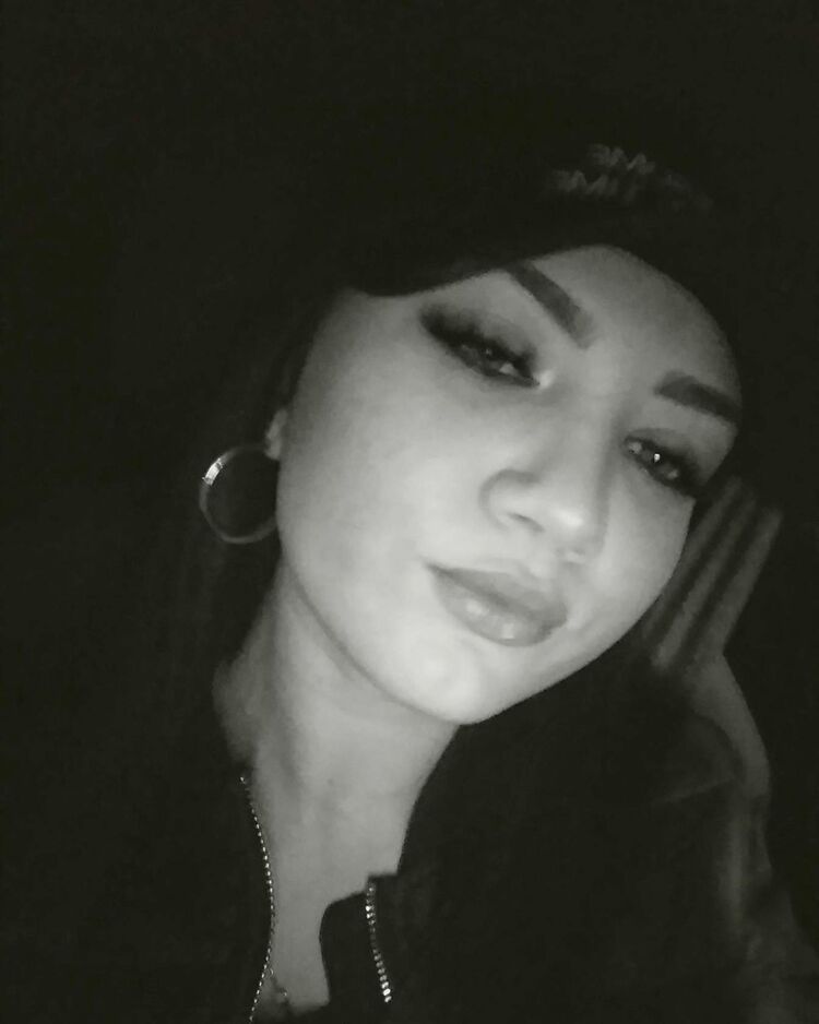  ,   Daniela, 24 ,   ,   , c 