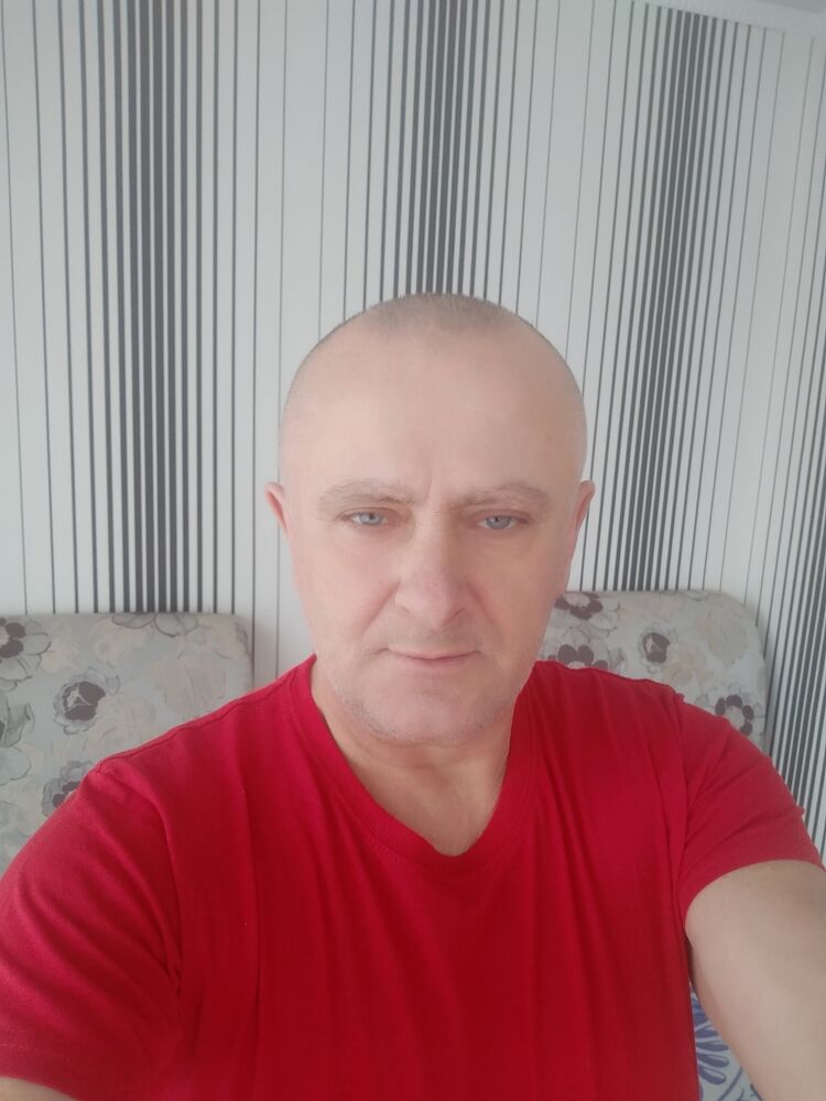  34268501  Viktor, 52 ,    