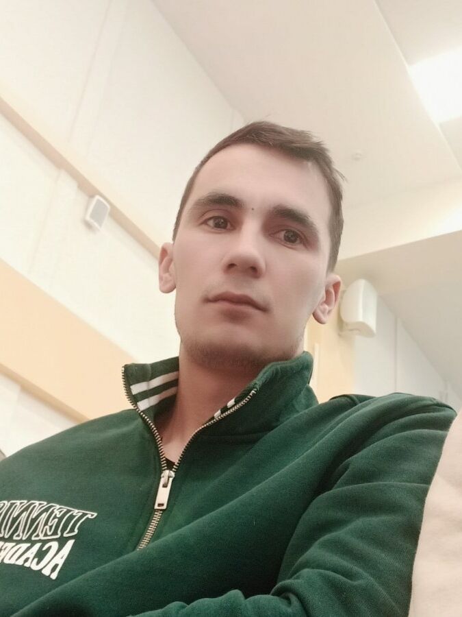  41393951  Eziz, 27 ,    