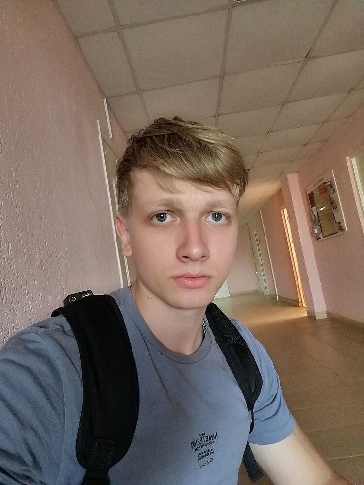  46682931  Vlad, 24 ,    