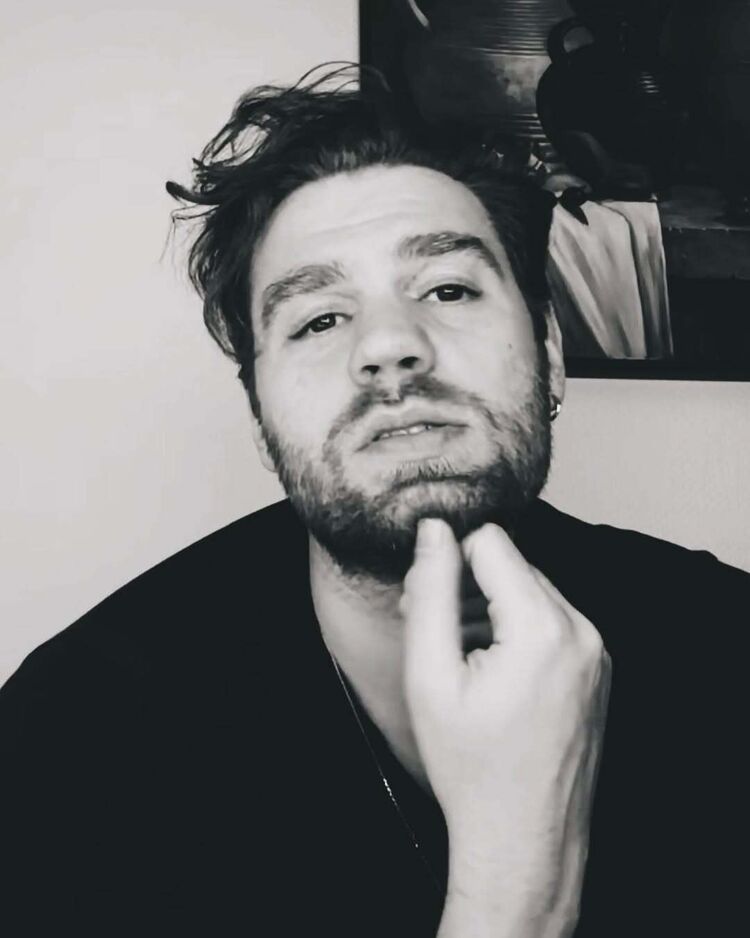  49691111  Baran, 31 ,    