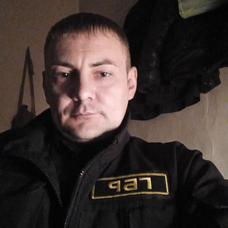  38448751  Denis, 41 ,    -