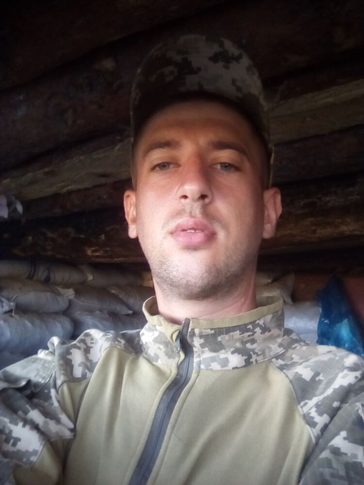  11751201  Andriy, 35 ,    