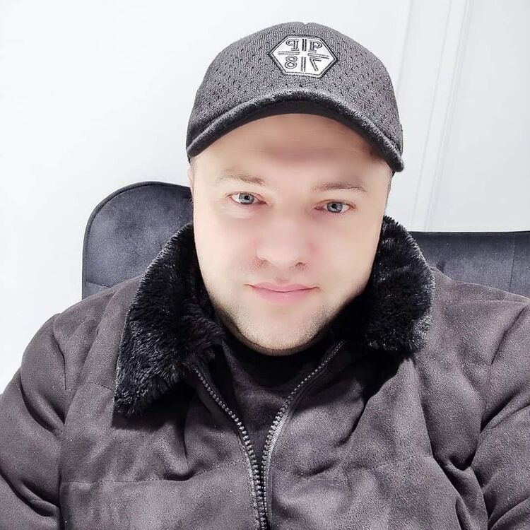  24671731  Andrei, 39 ,    
