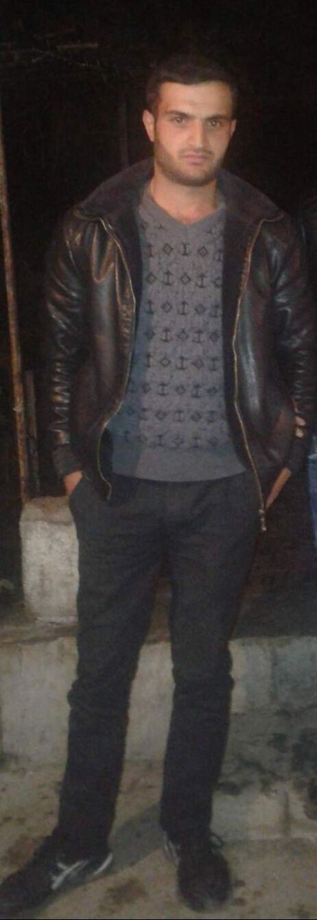  49800371  Simon, 29 ,    