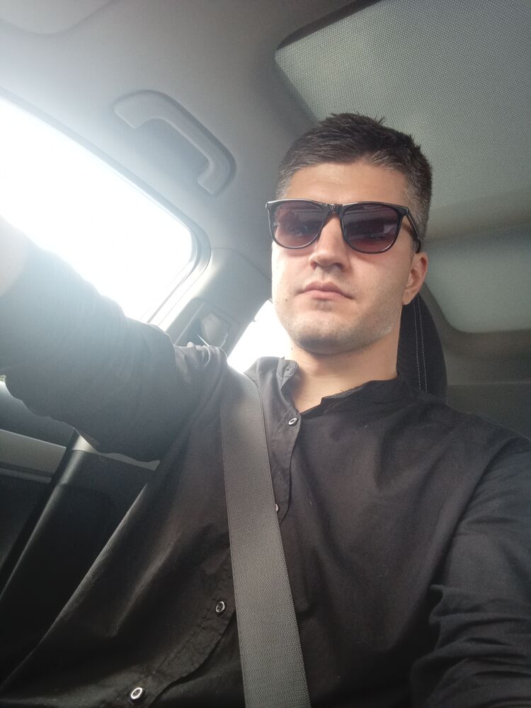  49181591  Anton, 31 ,    