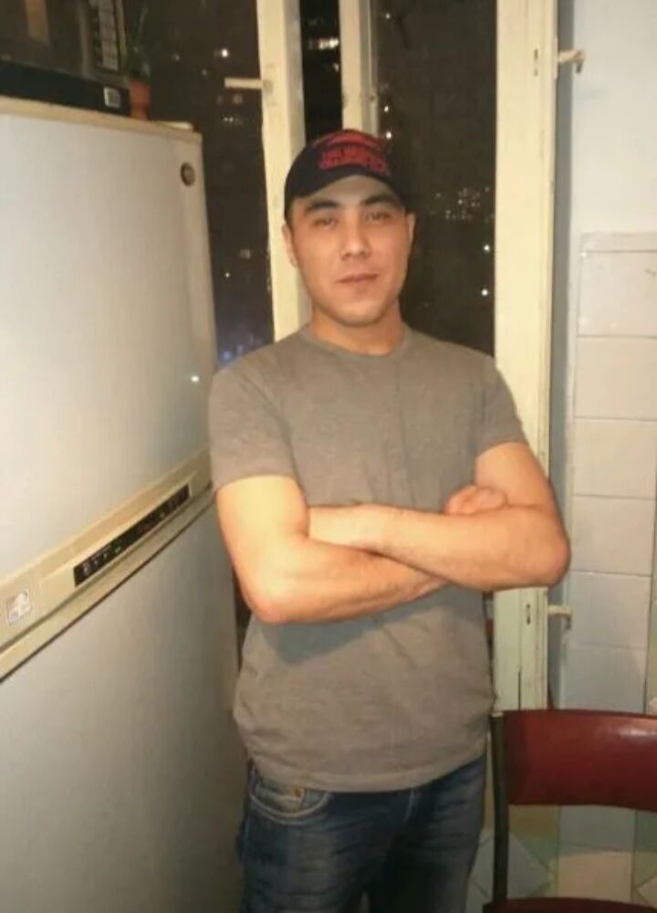  54665421  Jigit, 37 ,    