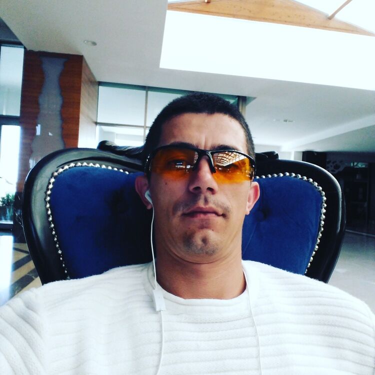  Stuttgart,   , 39 ,   