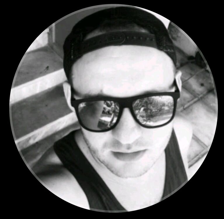  41996261  Ruslan, 32 ,    