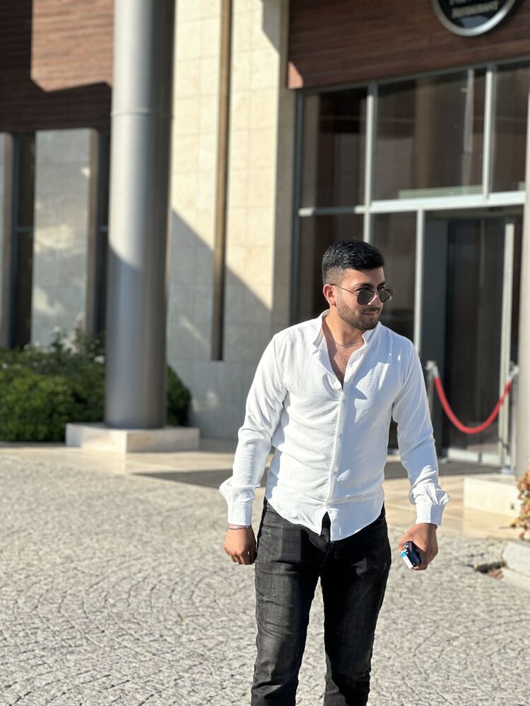  44788571  Ali, 26 ,    