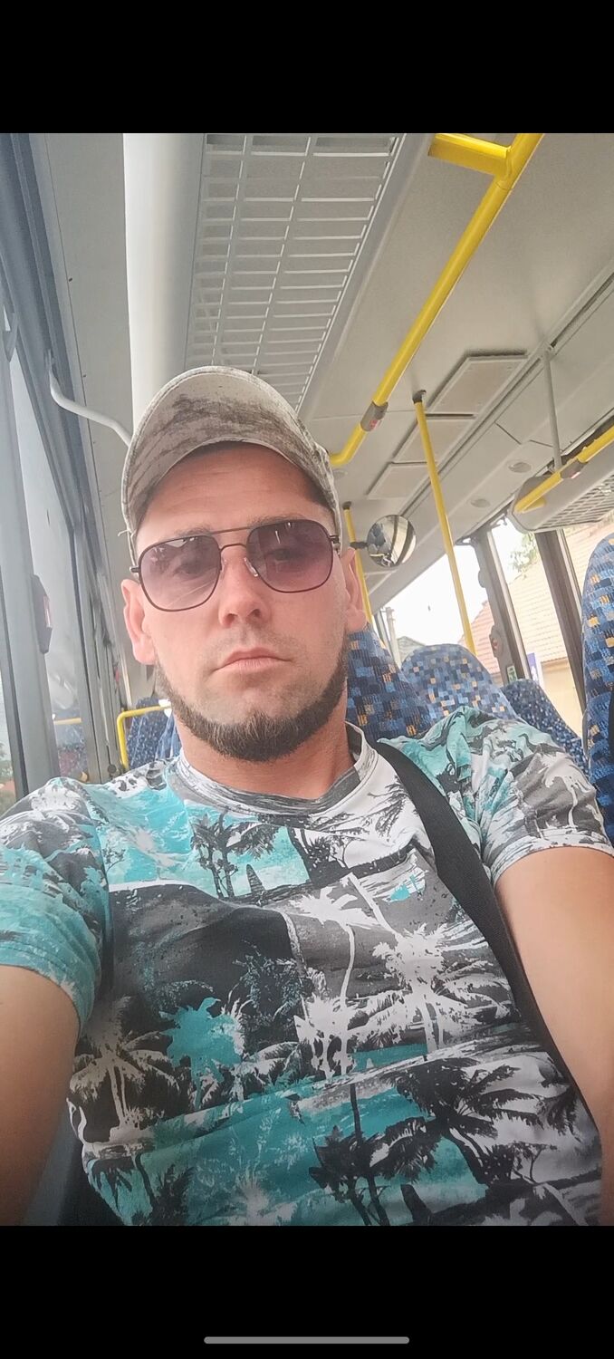  52667661  , 35 ,    Rokycany