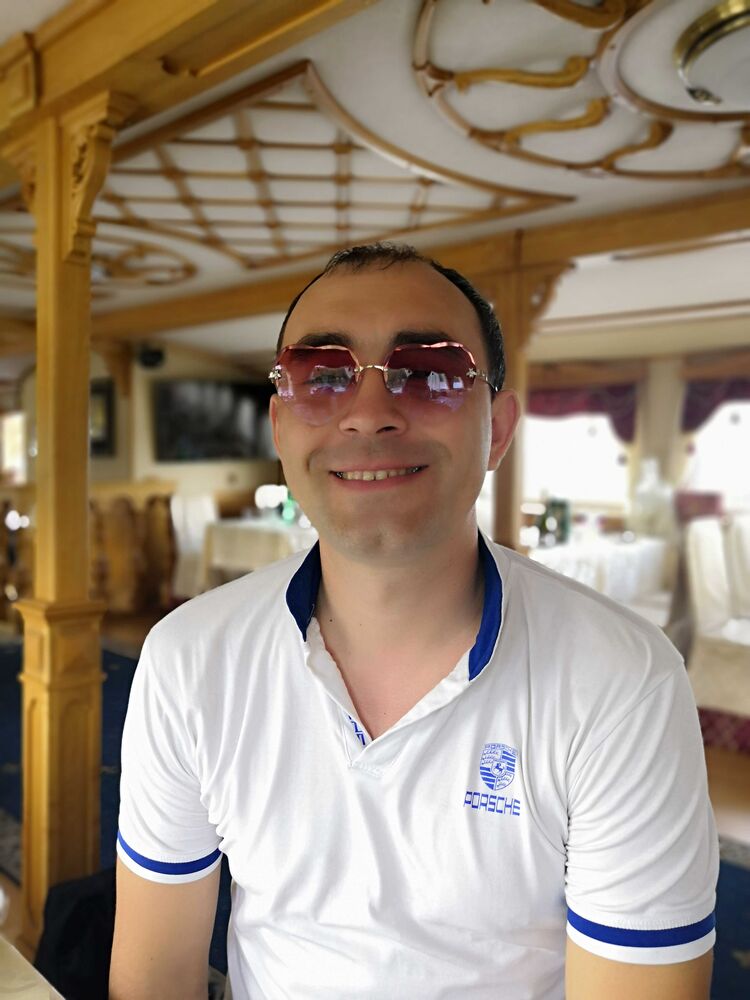  ,   Sasha, 44 ,   ,   