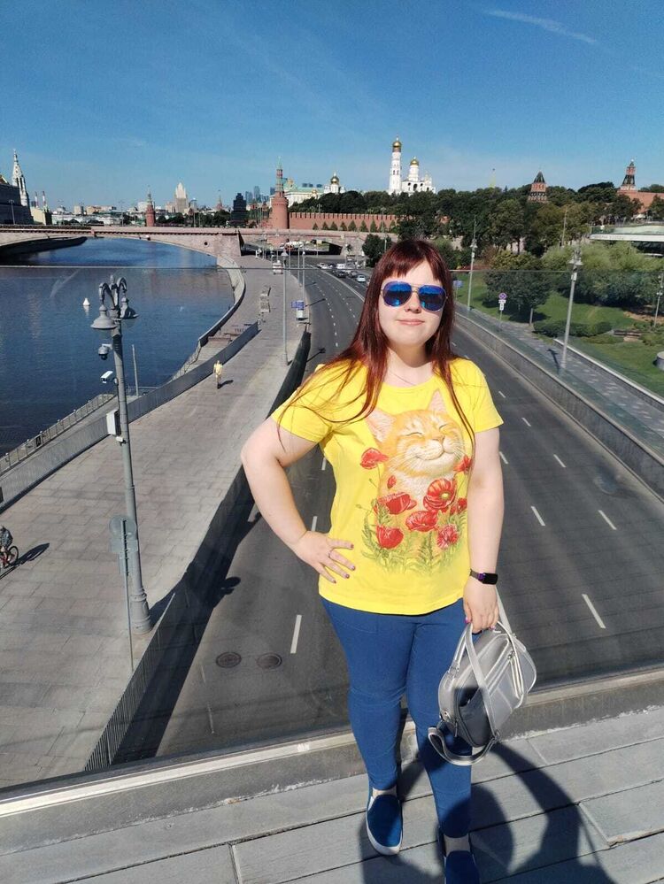  44458711  Anna, 27 ,    